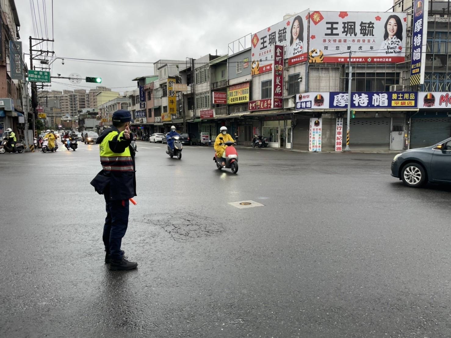 中秋連假返鄉出遊車流增 桃警加強疏導守護安全